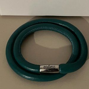 Endless Jewelry Collection by Jennifer Lopez Green Leather Bracelet 7"